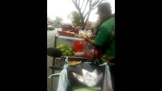 penjual Rujak motoran laris banyak pembelinya👍#shorts#Rujak#Buah