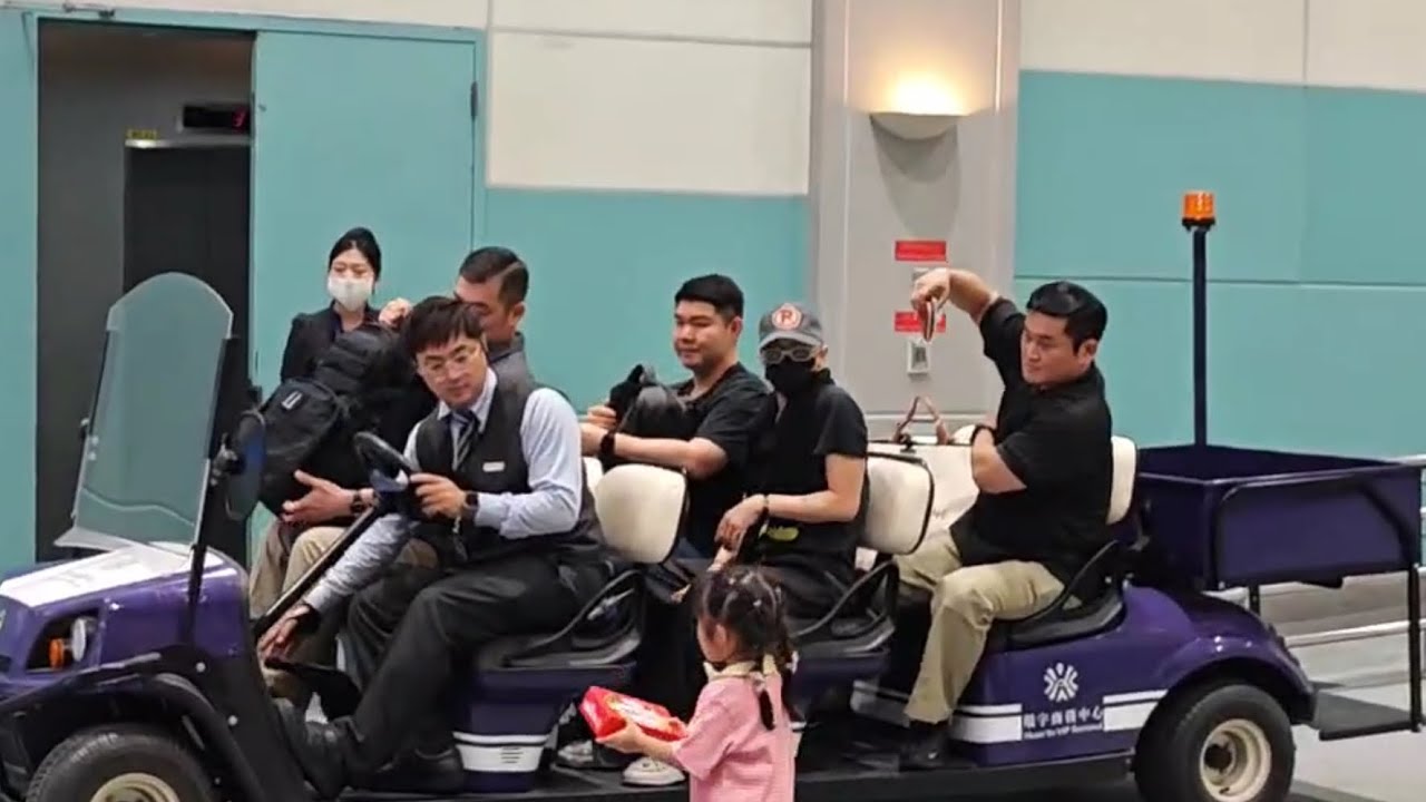 【機場直接】✈️GD回家了！小女孩要送他零食 結果…兩位的歐好可愛😳🫣
