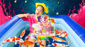 Thay nước cho bể cá - Bơi trong bể bơi thả rất nhiều cá vàng, cá koi - Part 268