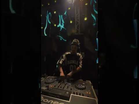 من كتر الغل بتاعكم الهرم والنسر