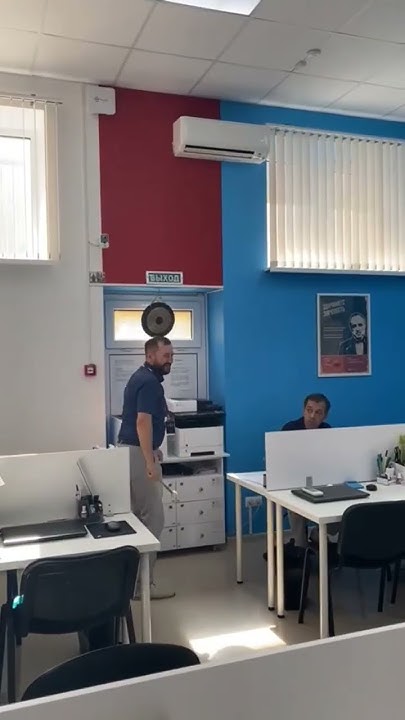 Знаете что значит этот удар в гонг? Это значит, что сегодня стали ...