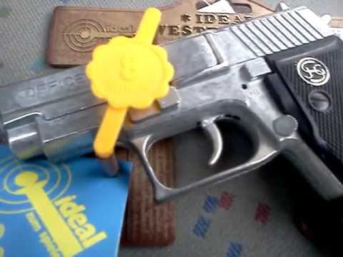 Пистолет игрушечный на пистонах Officer 8 15,5см 8 пистонов Schrodel 1070481 Пистолет игрушечный на пистонах Officer 8 15,5см 8 пистонов Schrodel 1070481