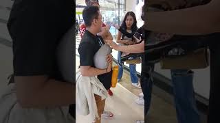 Kucing Elf Masuk Mall Langsung Jadi Pusat Perhatian Cewek Cewek