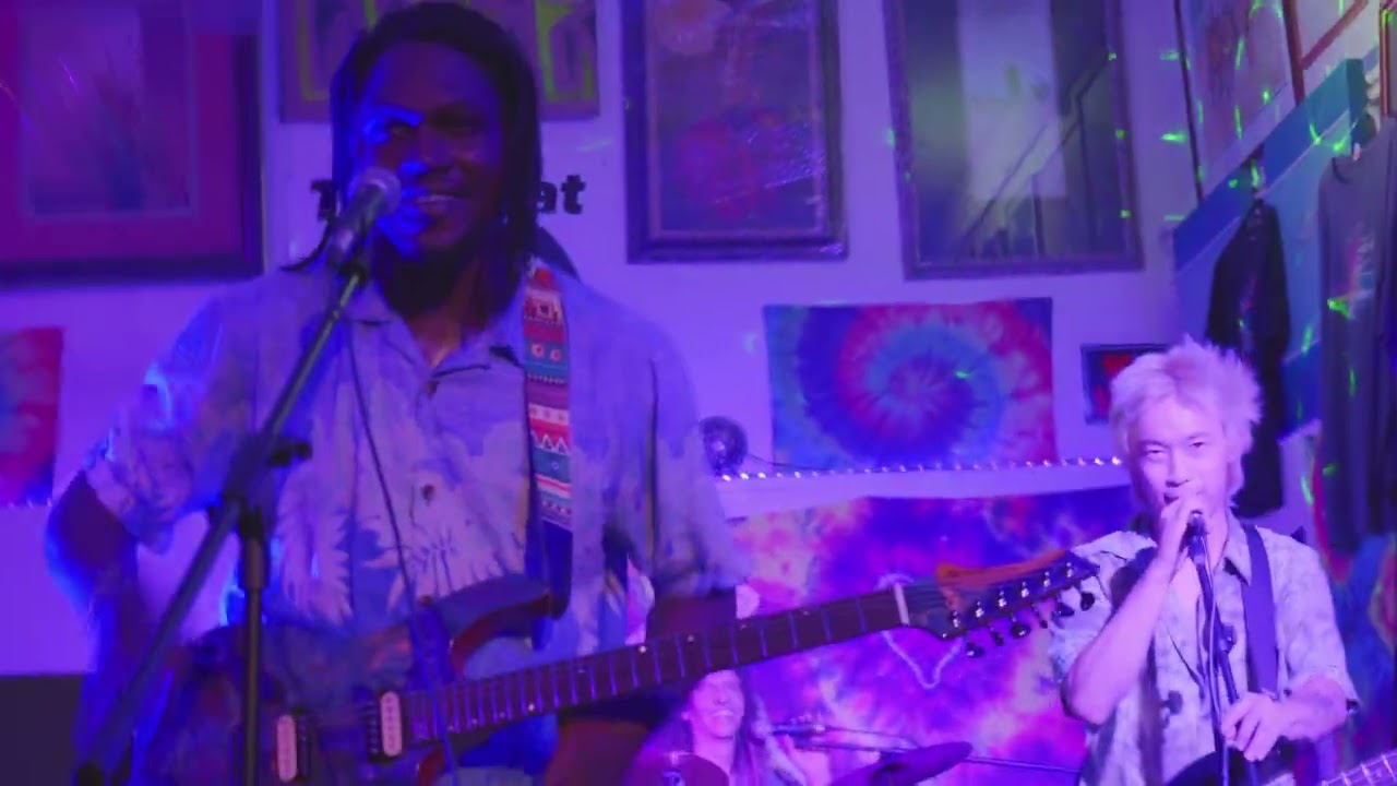 Island Heart Performs "Beach" @ The Beat San Diego