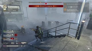 HELLDIVERS 2 glitched under the evac shuttle