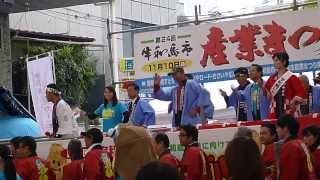 宇和島じゃこてんの歌　ステージ上でのダンス