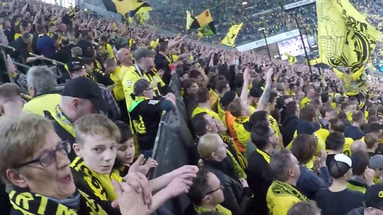 Zieht den Bayern die Lederhosen aus Borussia Dortmund lawan VFL Wolfsburg