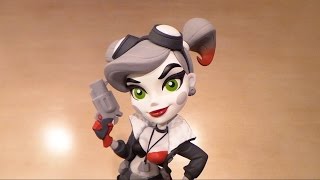DC Bombshells Harley Quinn Vinyl Statue by Cryptozoic (Noir Edition)