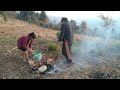 las  tortillas recalentadas en la braza con un cafecito en el campo saben muy sabrosas