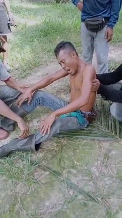 HIT BY THE SPINE OF THE SEMBILANG FISH 😭 #fish #sembilangfish #shorts