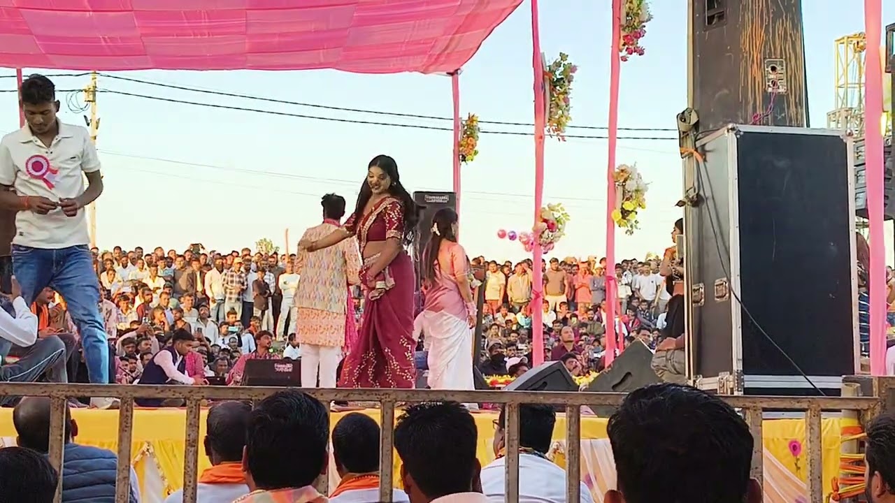 Tanya tannu.. gori thor chunri lal re..#stageprogram #bhojpuri #anupma_yadav 