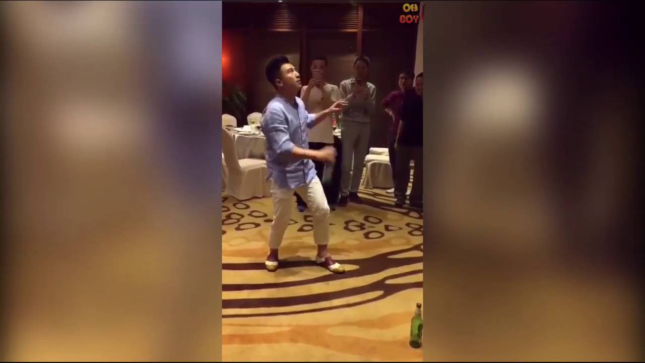 Awesome Juggling with 3 bottles