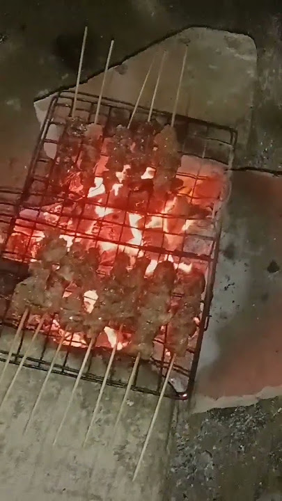 siapa di sini yang abis dapet daging Qurban malam nya langsung bikin sate 🥳😜