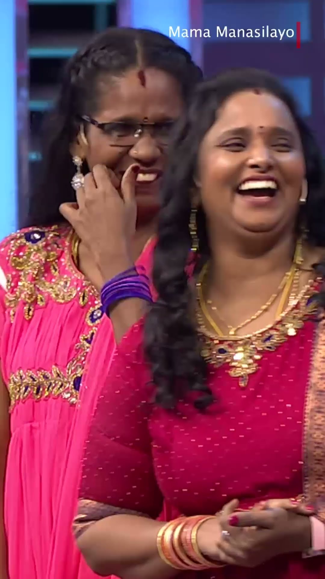 4 பேருக்கு நான் காசு கொடுத்து கூட்டிட்டு வந்தான் #adhirchiarun ?? | Mama Manasilayo | Sun TV #shorts
