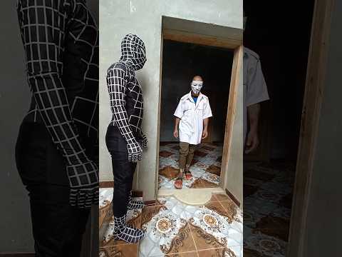 سبايدرمان يمزح مع الجوكر  