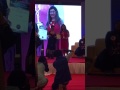 Anu mehta getting awarded by divya dutta at inspire spiritual and wellness visionary awards 2016