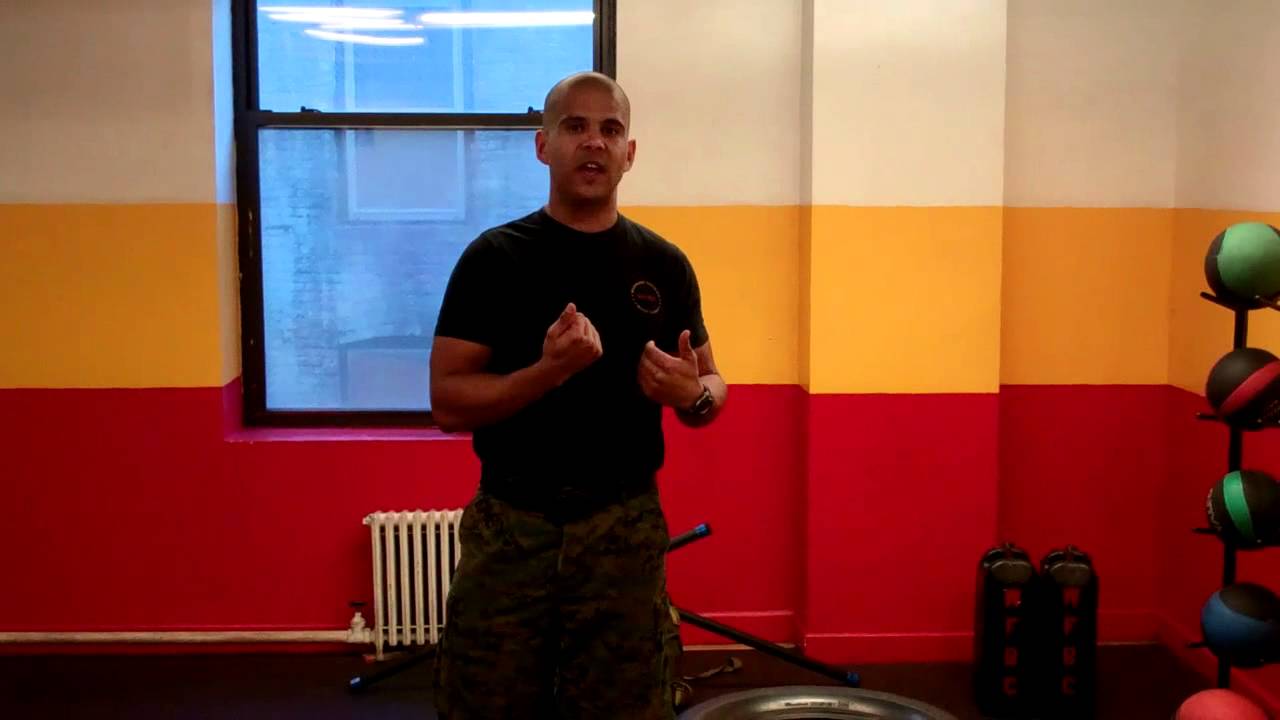 Warrior Fitness Boot Camp NYC 1 MInute Workout - The Squat - YouTube