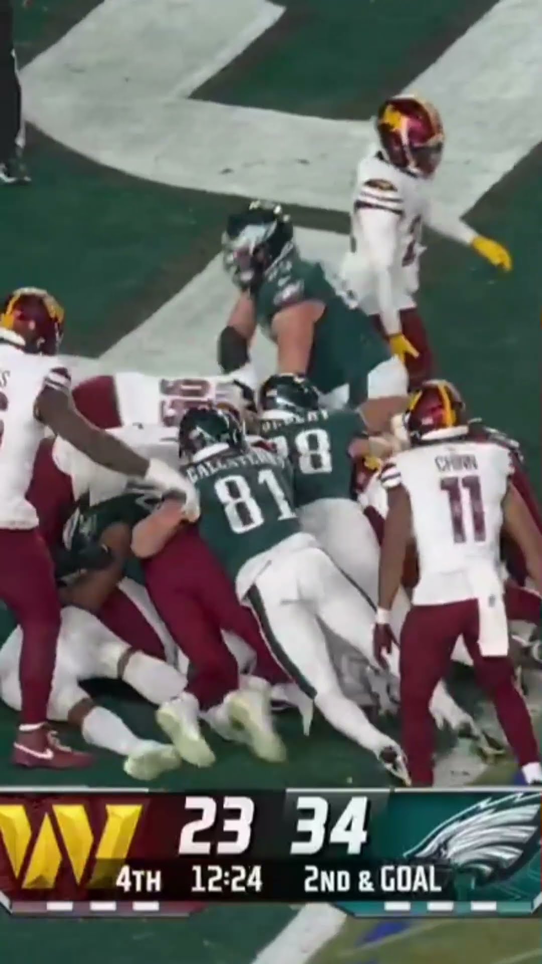 Jalen Hurts SNEAKS IN his 4TH TOUCHDOWN OF THE GAME!!! ?? Eagles vs Commanders Highlights