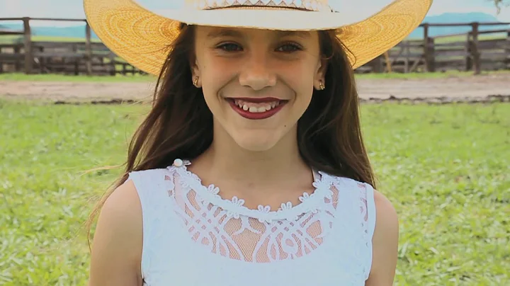 FLOR DO CAMPO - Clipe Oficial Esthela Martins
