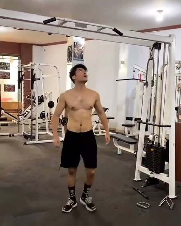 BANG VALENTINO LAGI WORKOUT HOT BANGET BADANNYA 😍