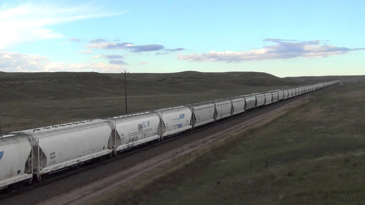WBD Union Pacific Railroad #6823 with unit Hopper train climbs Sherman ...