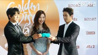 170113 The 31st Golden Disc Awards - YongSeo moment