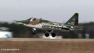 Су-25СМ &quot;Помахал&quot; крылом после взлета.