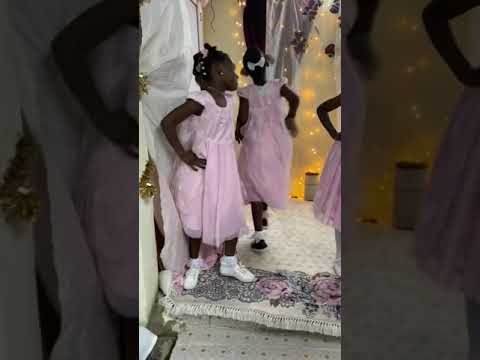 استعراض على اغنية تامر حسني الموضوع فيك