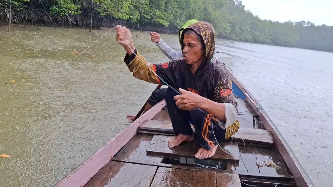 SAAT DI GUYUR HUJAN SI PAMAN AKHIR NYA MENARIK BARRAMUNDI PERTAMA NYA