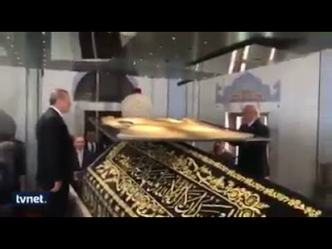 President Recep Tayyip Erdogan visited the turban from Yavuz Sultan Selim Han (9th Ottoman Sultan)