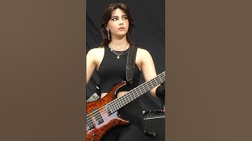 The Sound of a five-string Bass