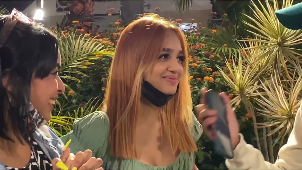 Beso y Cachetada con una Colombiana y una Venezolana …final épico