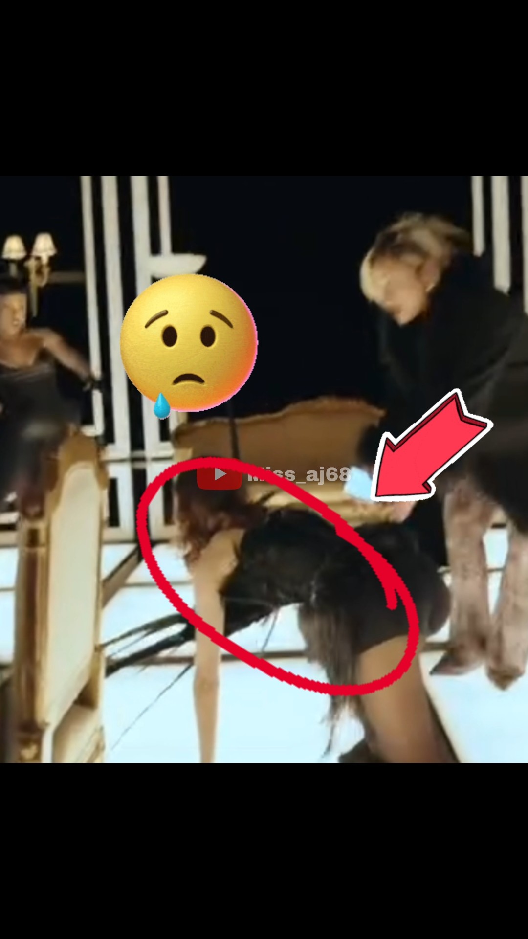 Lisa falls on the stage ?? #lisa #sad #fypviralシ #ytshorts #dojacat #blink #blackpink @wearelloud
