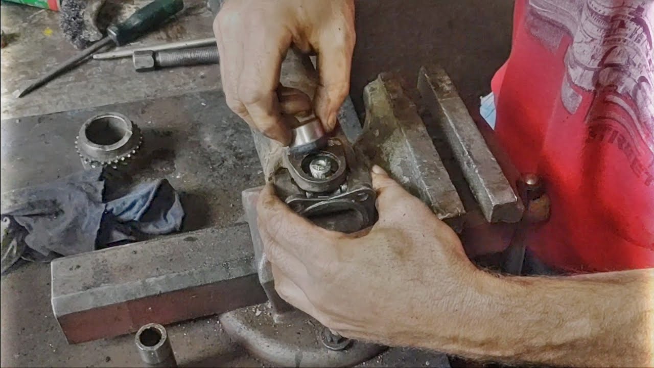 COMO TROCAR AS CRUZETAS DO CARDAN DO OPALA / CARAVAN 4CC OU 6CC DA MANEIRA  CORRETA!