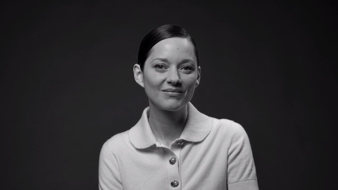 Chanel N°5's ambassador Marion Cotillard discovers the perfume's botanical  origins