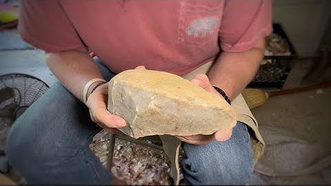 20-Minute CLOVIS Challenge! Flint-Knapping a Tallahatta Quartzite Arrowhead!