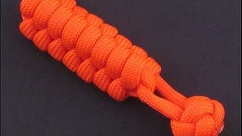 How to Make a Rattlesnake Knot (Paracord) Key Fob by TIAT