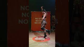 Twerk Battle No Strings Novinha