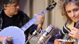 Folk Alley Sessions: Béla Fleck & Abigail Washburn - "Little Birdie" chords