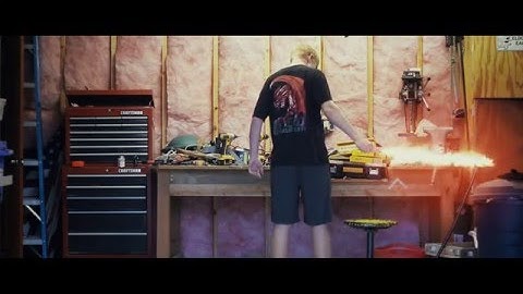 Star Wars | The Force Awakens - New Lightsaber Effect