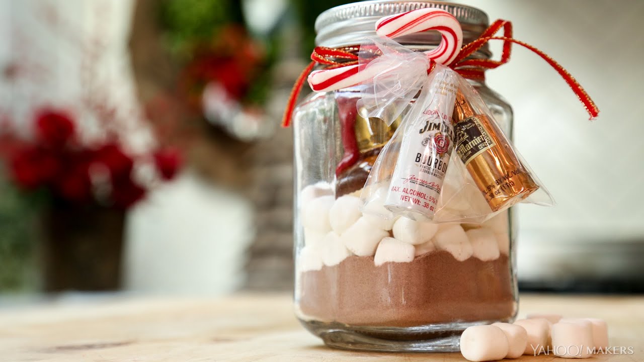 Spiked Hot Chocolate in a Mason Jar - The Perfect Favor for Your Holiday Gu...