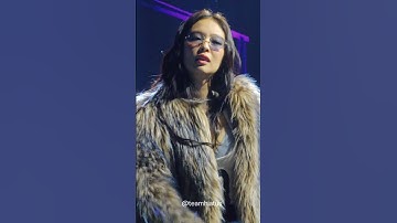 Thumbnail of JENNIE Performing Handlebars in LA🥹