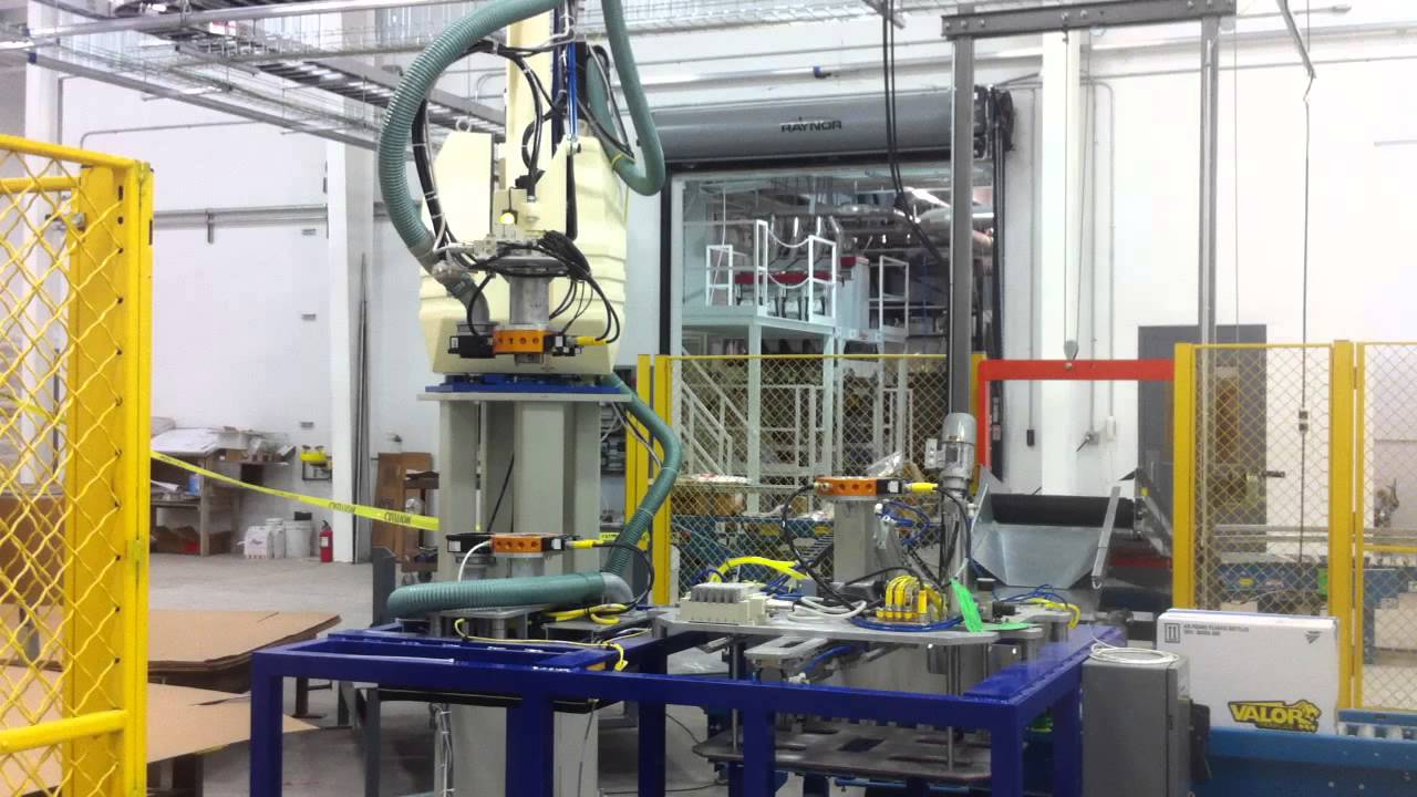 Fuji Robotics Semi-Automatic Tool Change - YouTube