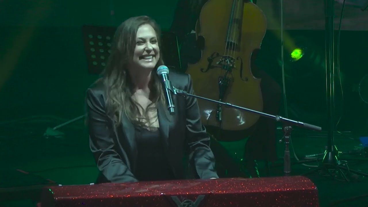 אורי טור מתופף בהיכל התרבות 