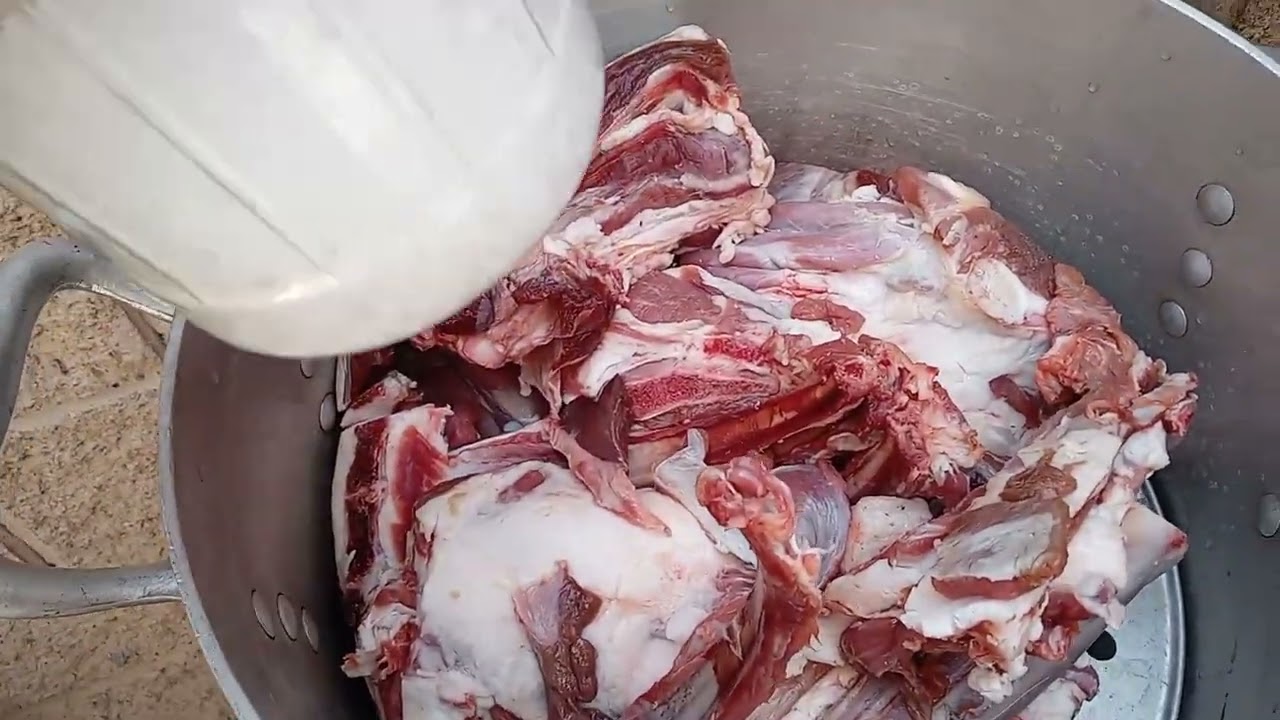 Elaboración de barbacoa de borrego en casa