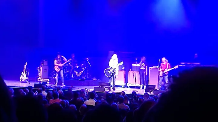ALONE - Nancy Wilson of Heart