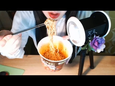 ASMR Korean Eating Spicy Fire Noodles 불닭볶음면 먹는 상황극