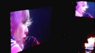 Taylor Swift sings Begin Again live in concert (03/27/2013, Newark, New Jersey)