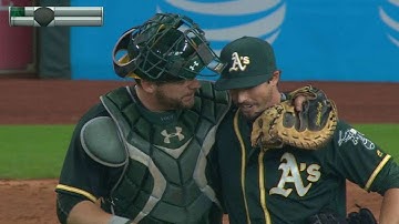 OAK@HOU: Dull fans Gomez to close out the game