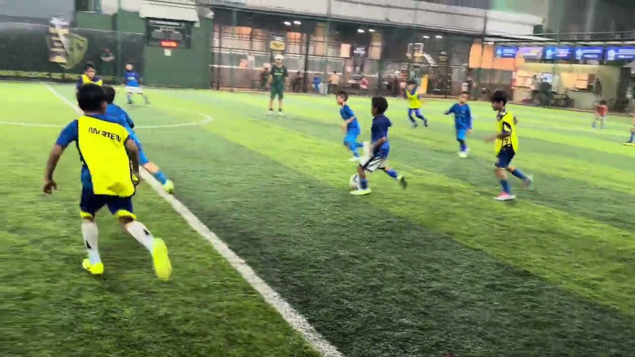 Abang vs Adik, U11 vs U9 BSS Senayan, seru banget! siapa yang menang?? 